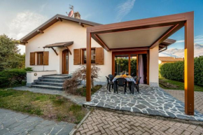 Villa Iris -Pet friendly stay - garden - private parking- Bike friendly holiday house Colico